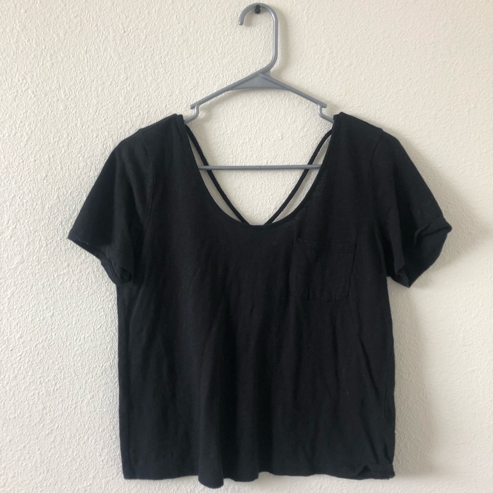 Black cropped tee